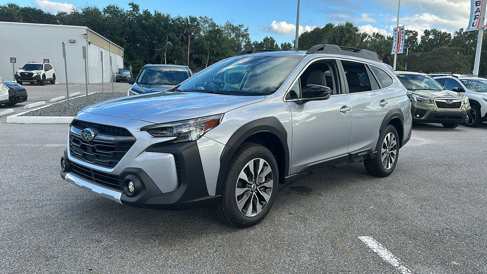 2025 Subaru Outback Limited photo 3