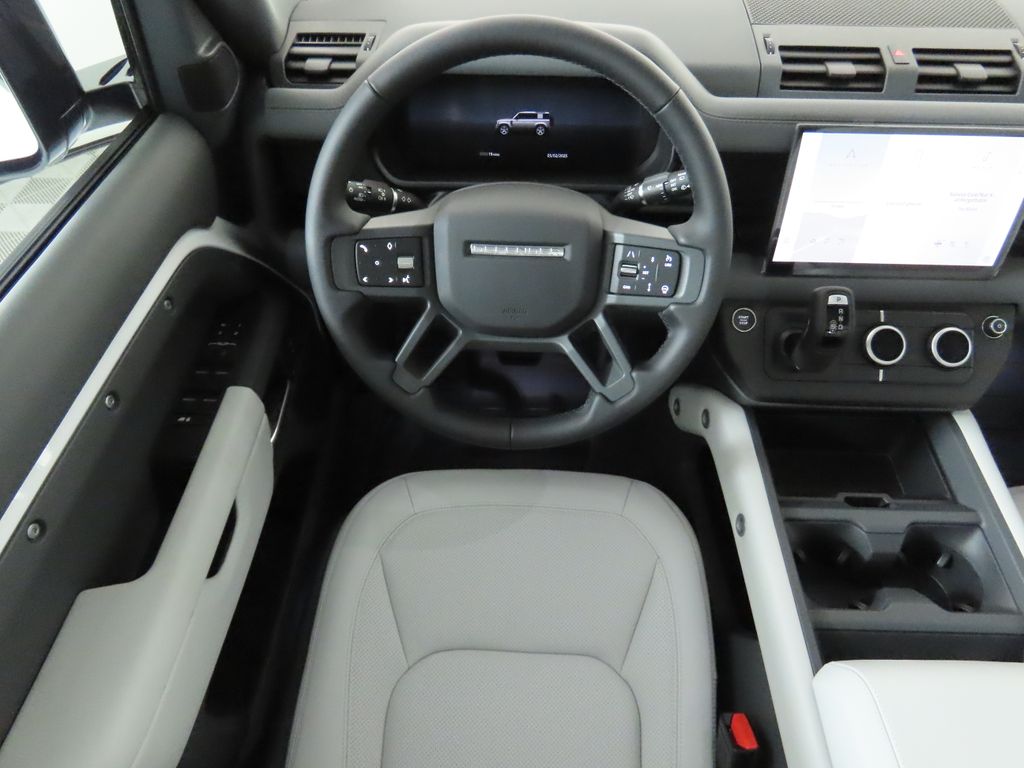 2025 Land Rover Defender 110 S photo 8