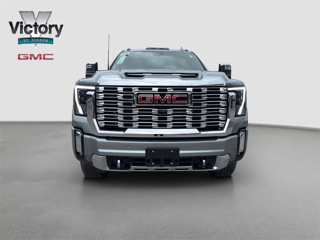 2026 Gmc Sierra 3500 HD Denali photo 3