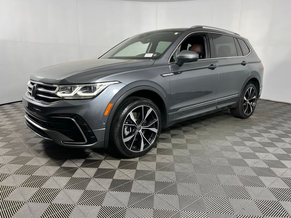 2022 Volkswagen Tiguan SEL Premium R-Line photo 2