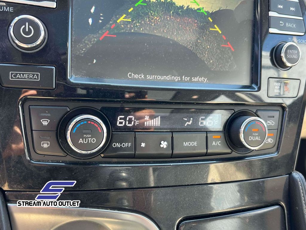 2017 Nissan Maxima SL photo 28