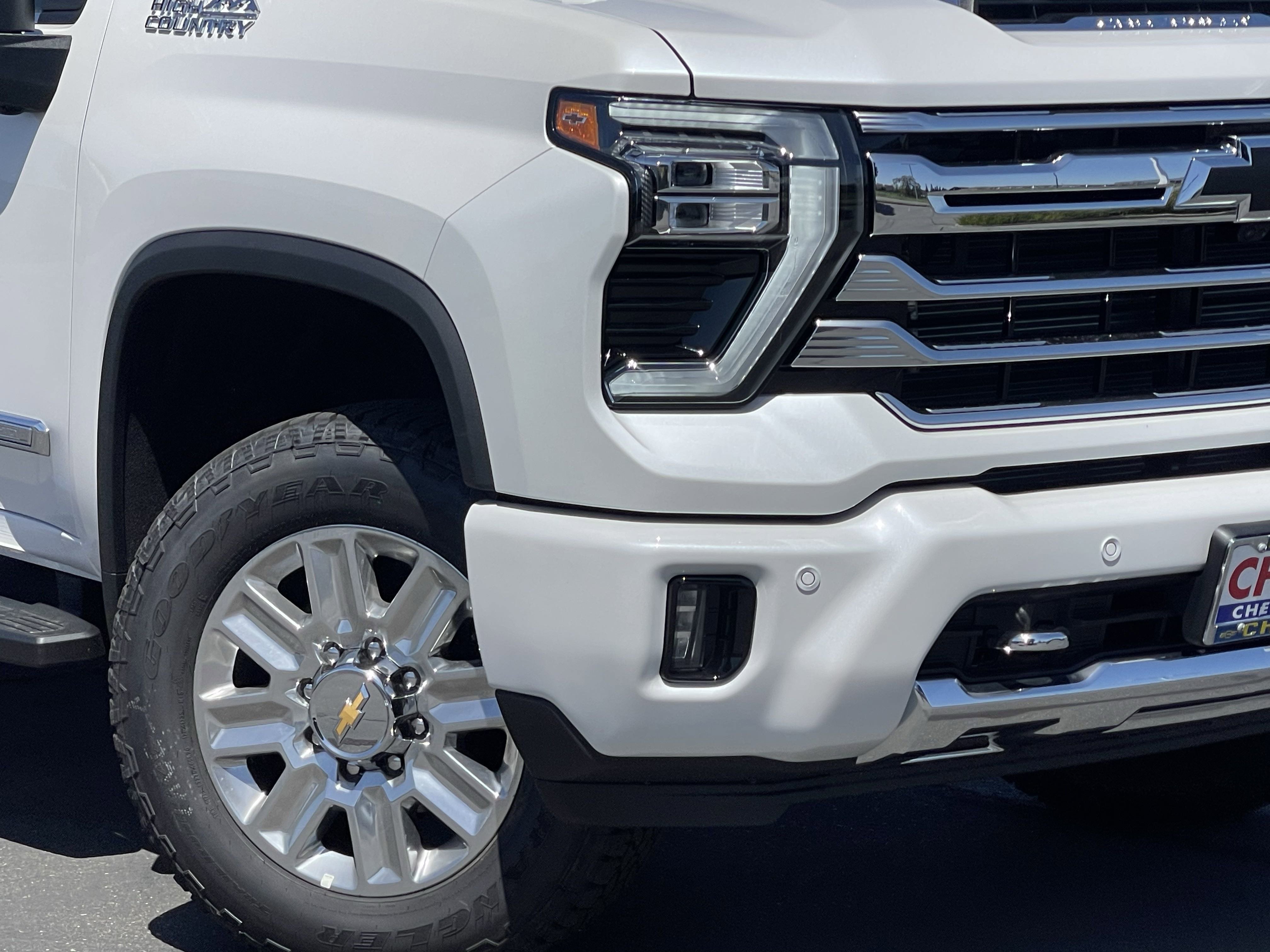 2025 Chevrolet Silverado 2500HD High Country photo 2