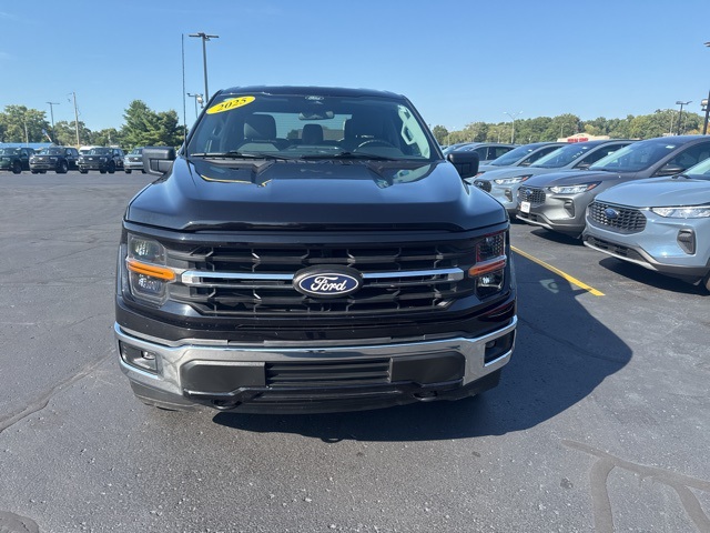 2025 Ford F-150 XLT photo 2