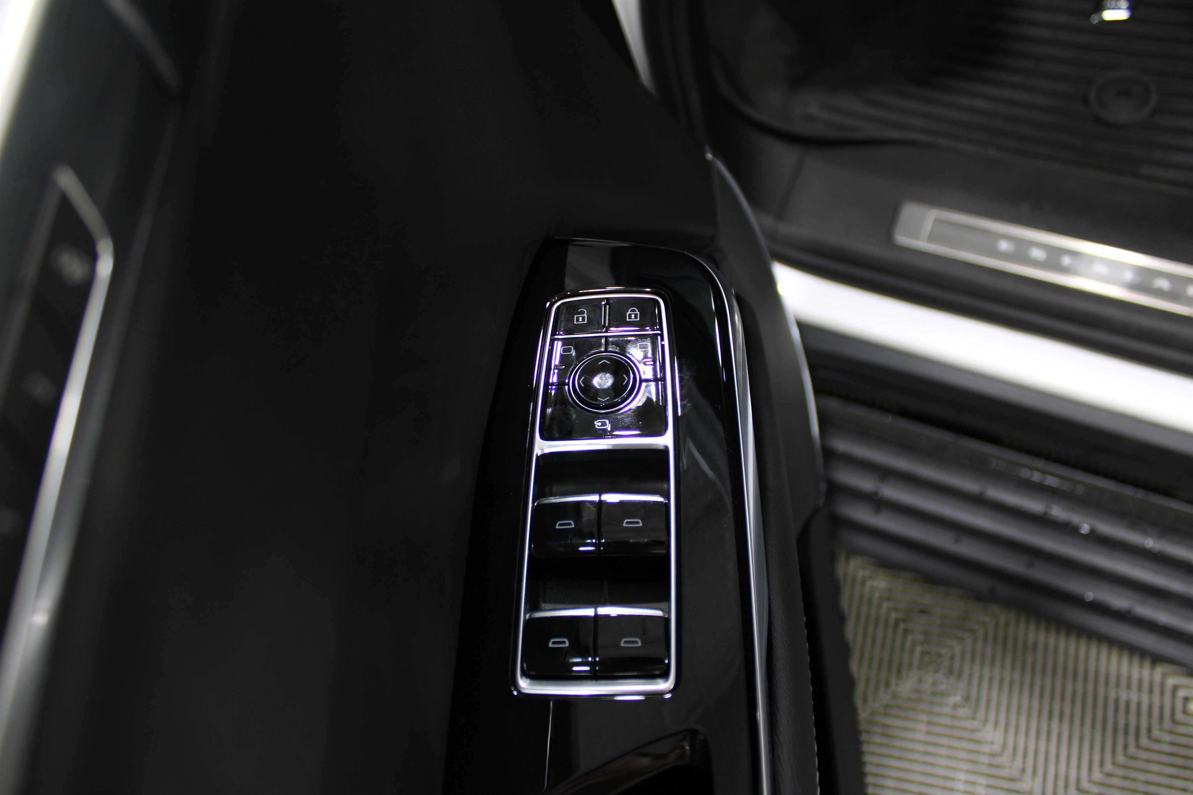 2025 Cadillac Escalade Premium Luxury photo 5
