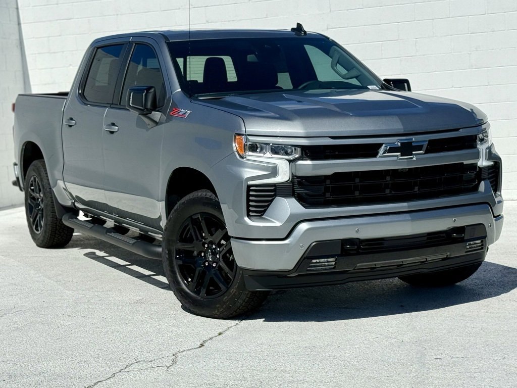 2026 Chevrolet Silverado RST photo 2