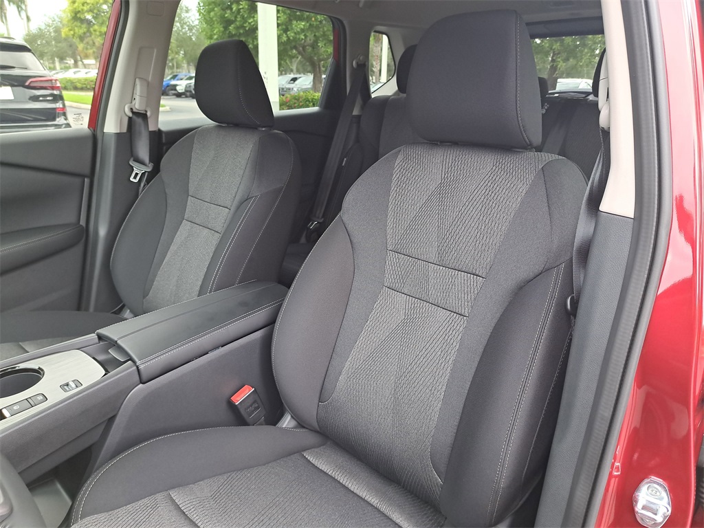 2026 Nissan Rogue SV photo 20