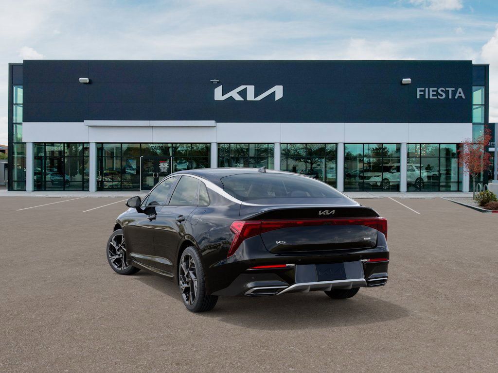 2025 Kia K5 GT-Line photo 2