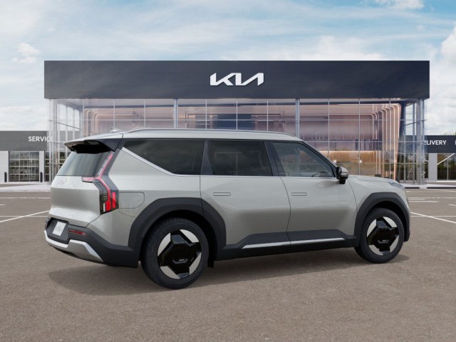 New 2026 Ivory Silver Kia Land image 6