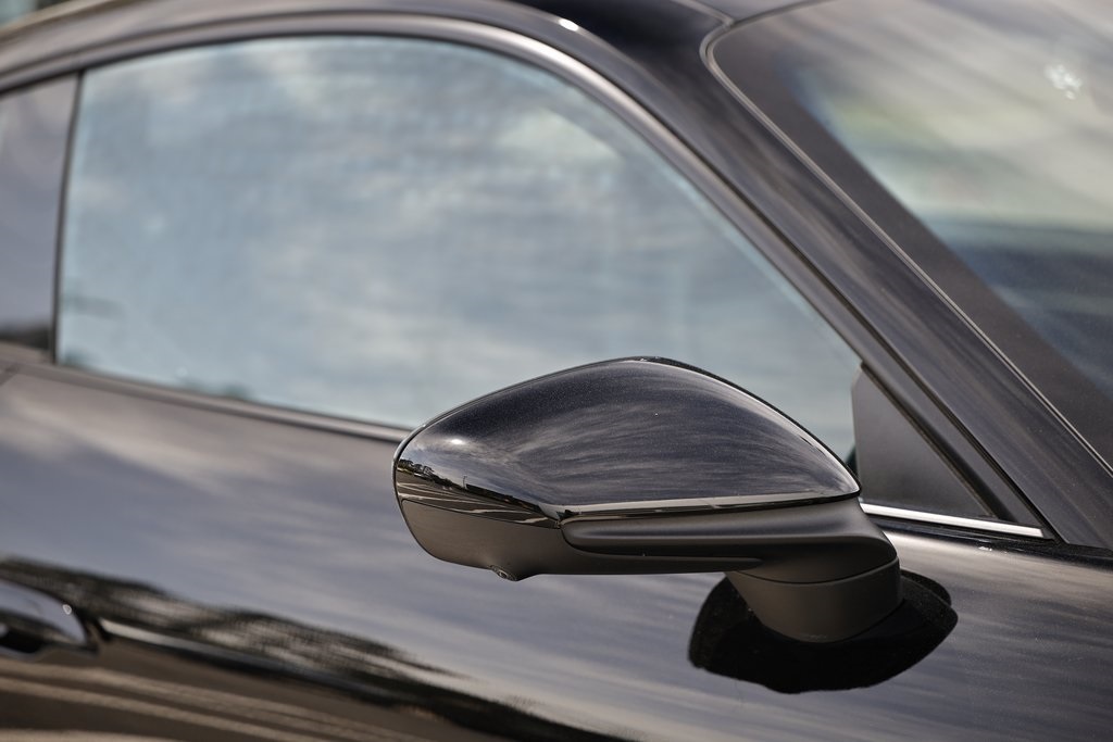 2025 Porsche 911 photo 13