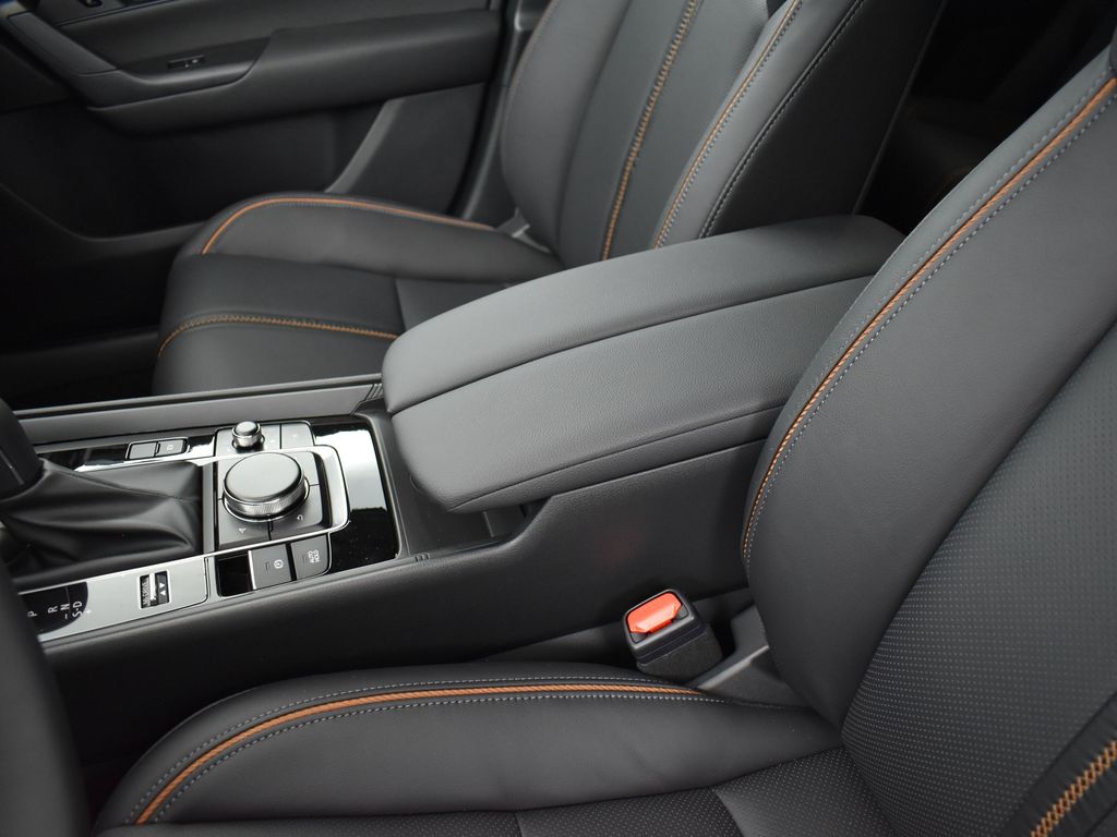 2025 Mazda CX-50 Premium photo 9
