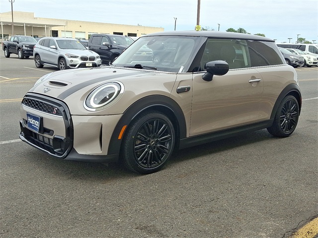 2024 Mini Cooper 2 Door Hardtop Signature photo 4