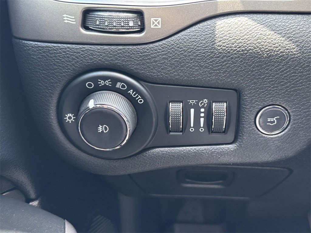 2022 Jeep Cherokee Latitude Lux photo 30