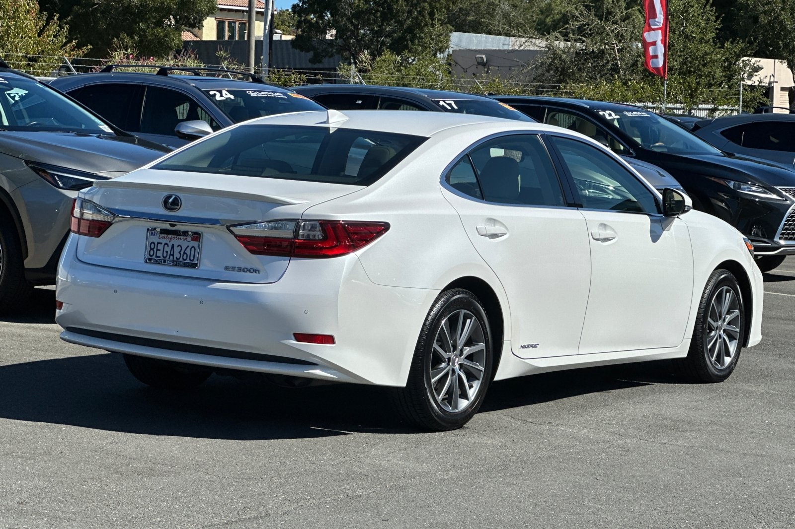 2018 Lexus ES 300h photo 4