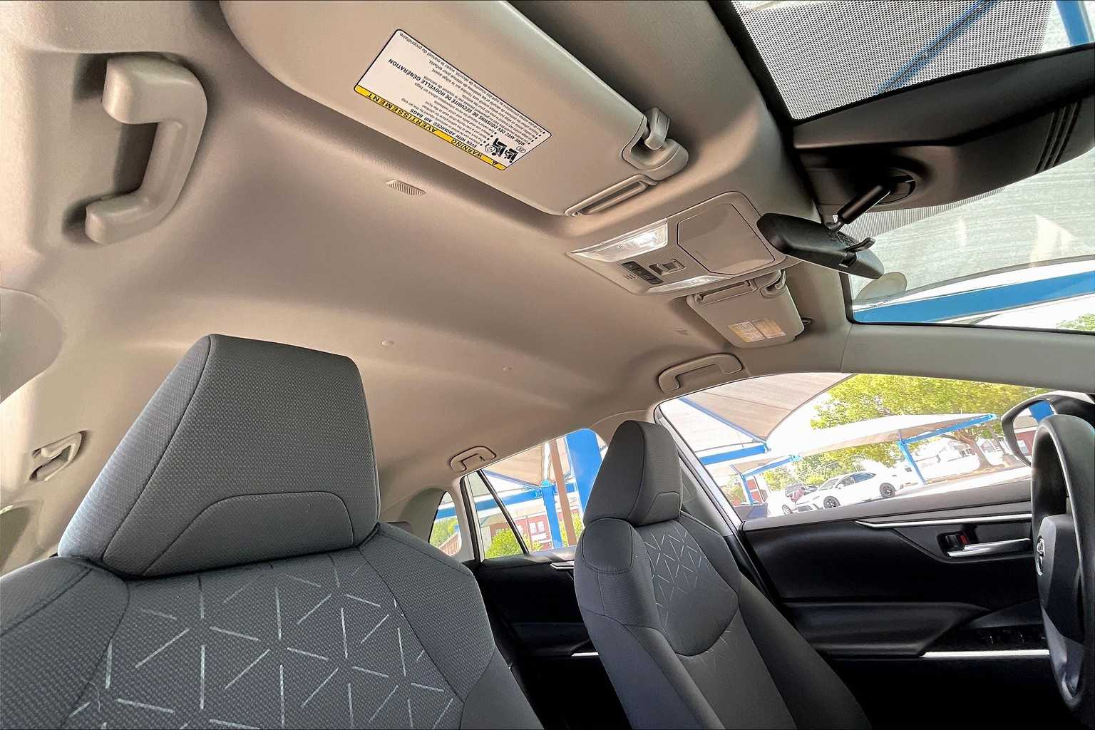 2024 Toyota RAV4 XLE photo 12