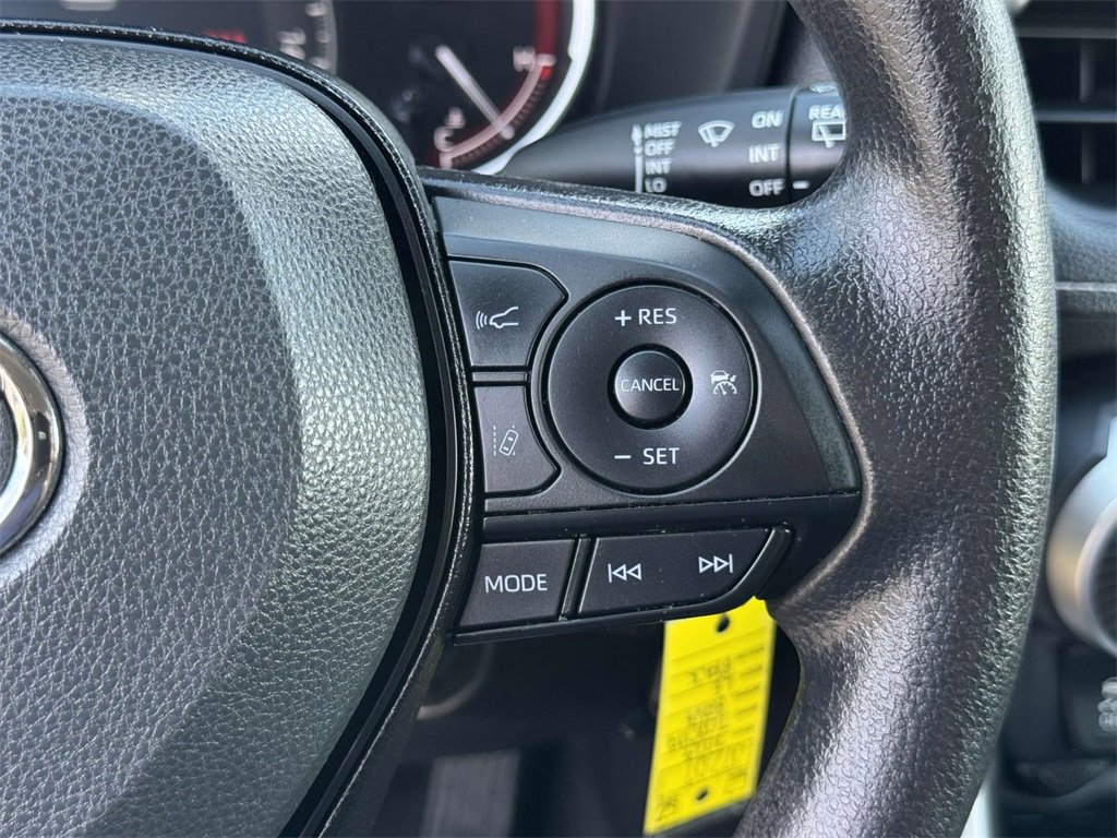 2024 Toyota RAV4 LE photo 6