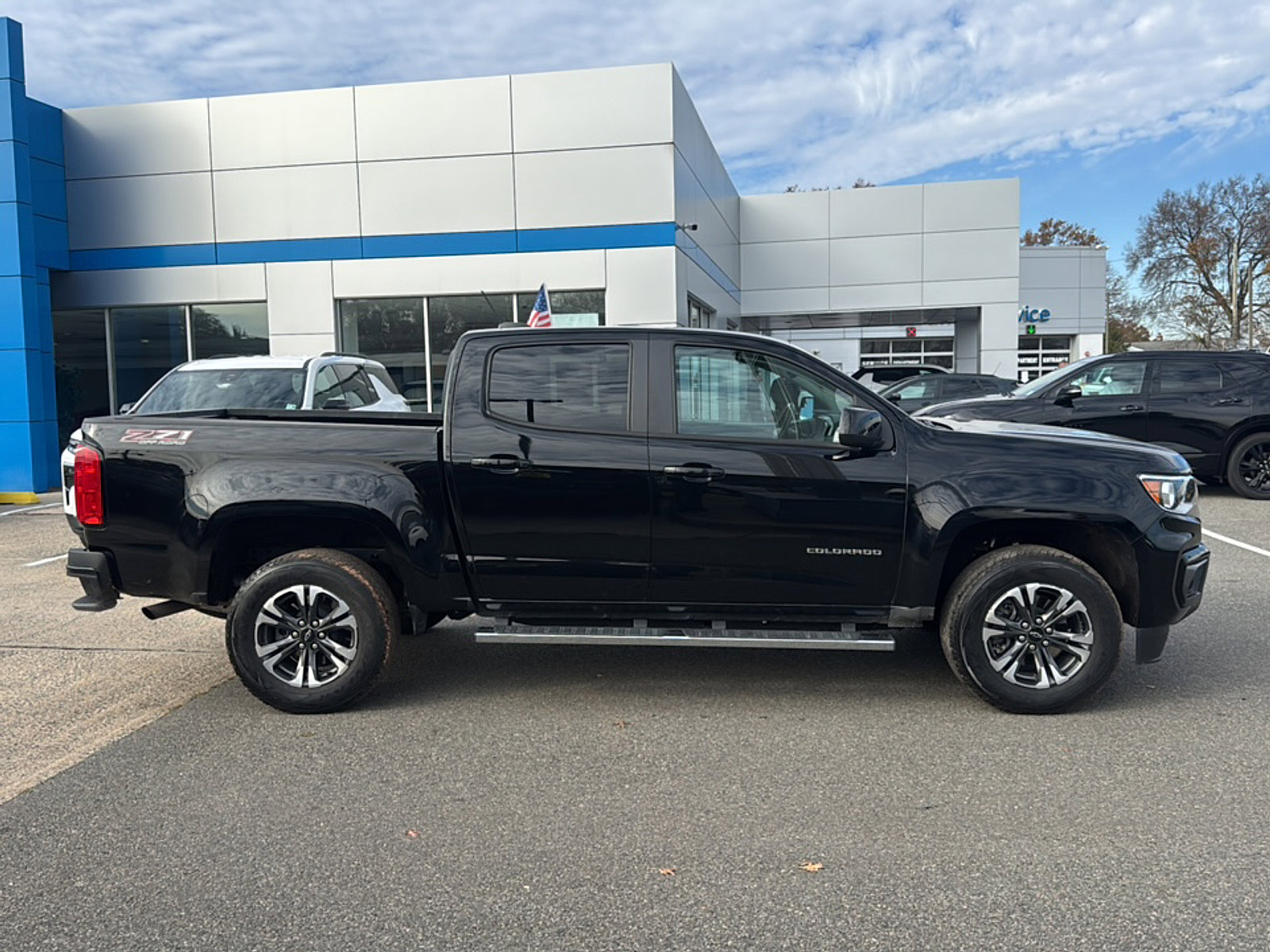 2022 Chevrolet Colorado Z71 photo 2