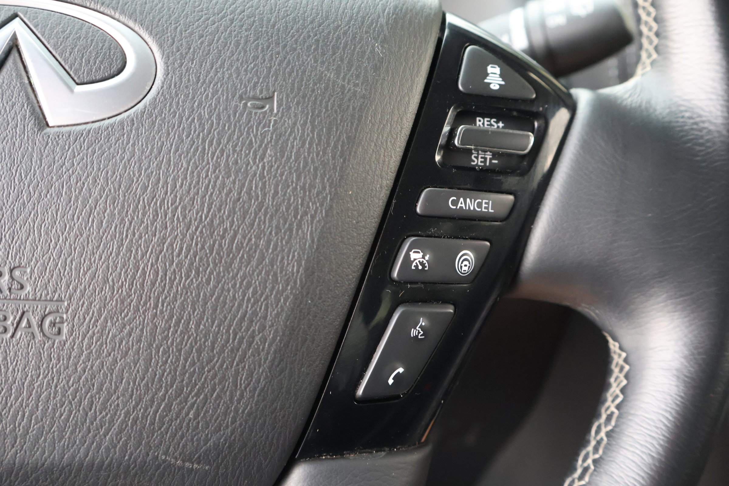 2022 Infiniti QX80 Luxe photo 24