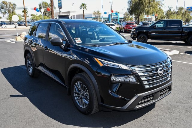 2026 Nissan Rogue S's photo