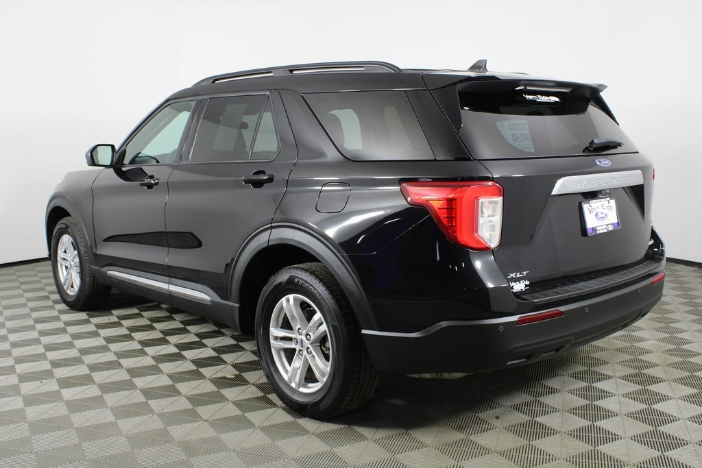 2023 Ford Explorer XLT photo 2