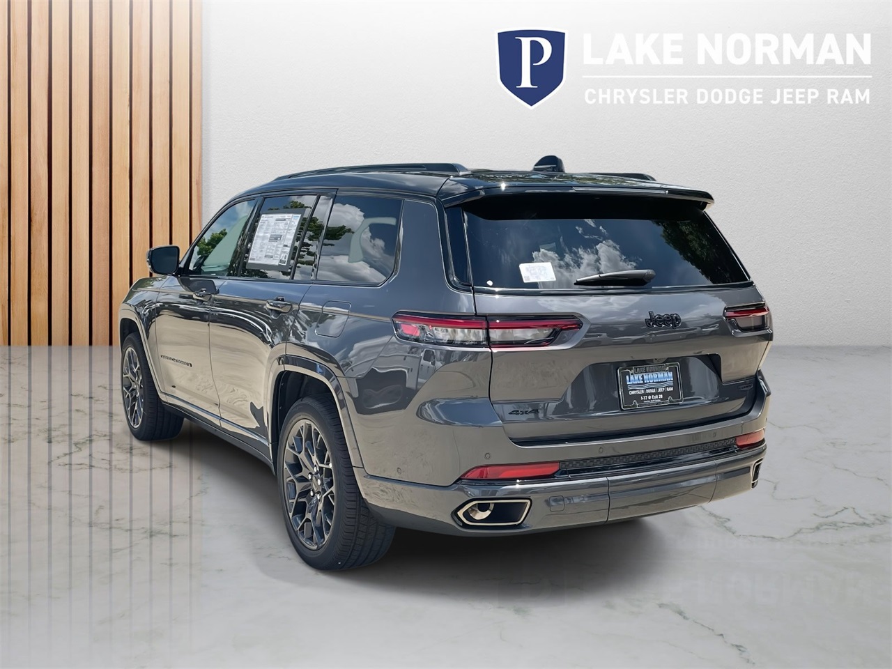 2025 Jeep Grand Cherokee L Summit photo 4
