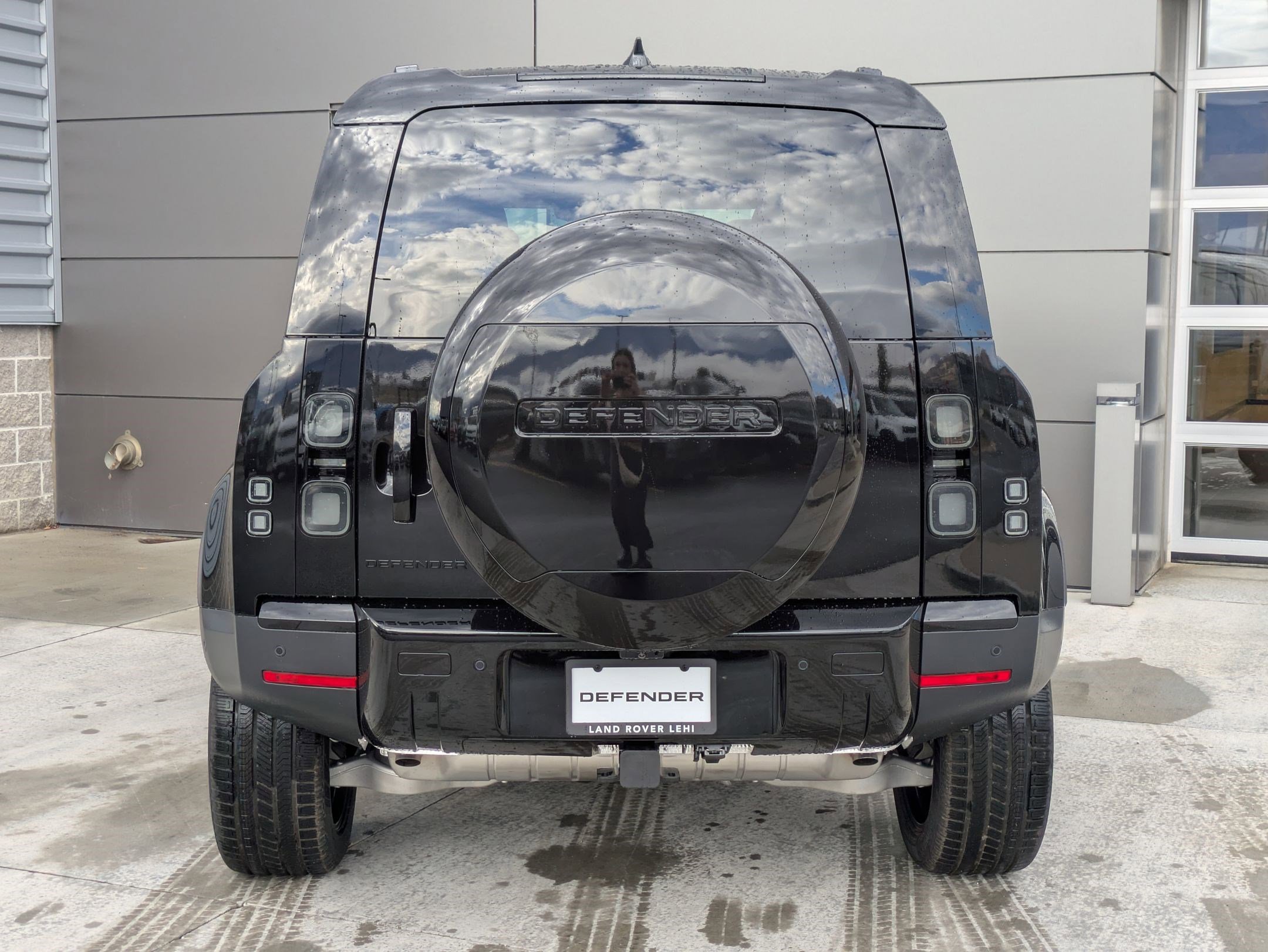 2026 Land Rover Defender S photo 4