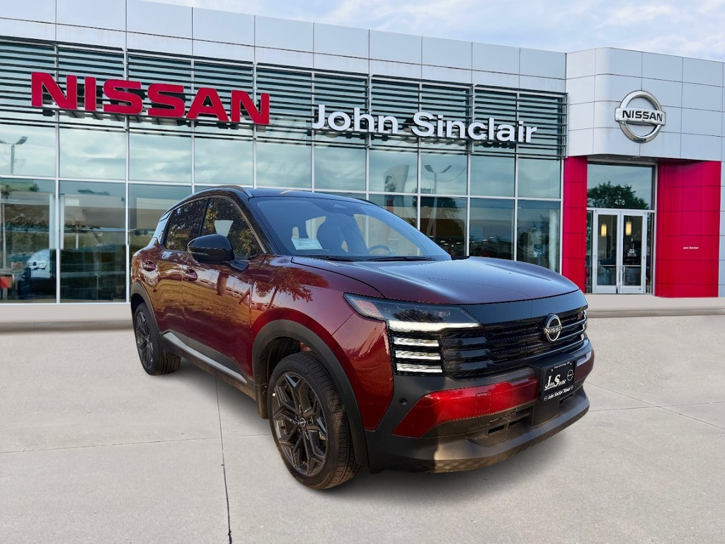 2025 Nissan Kicks SR AWD's photo