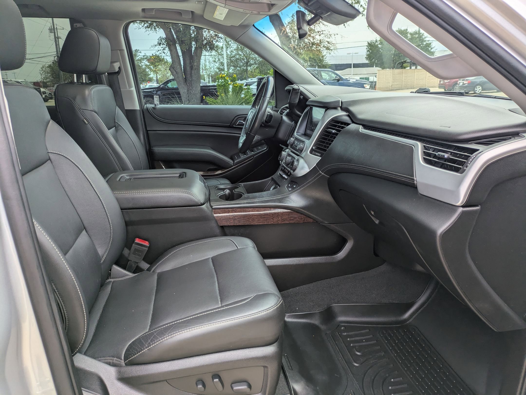 2019 Gmc Yukon SLT photo 28