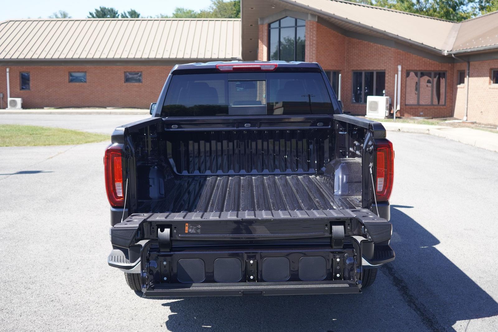 2026 Gmc Sierra 1500 SLT photo 4