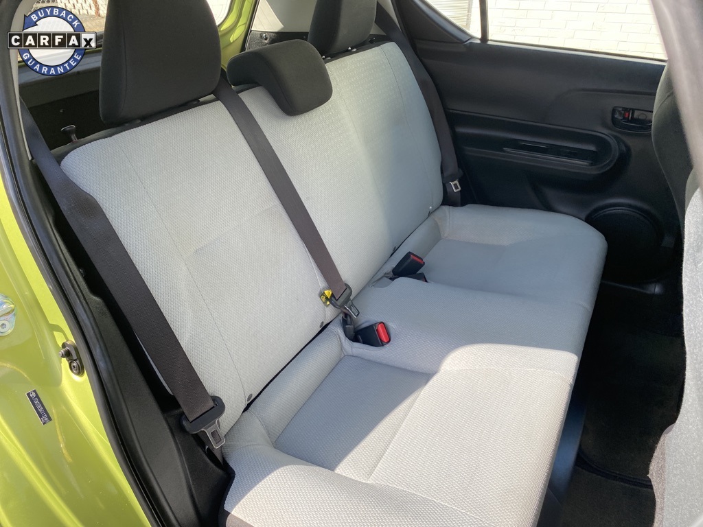 2016 Toyota Prius C One photo 11