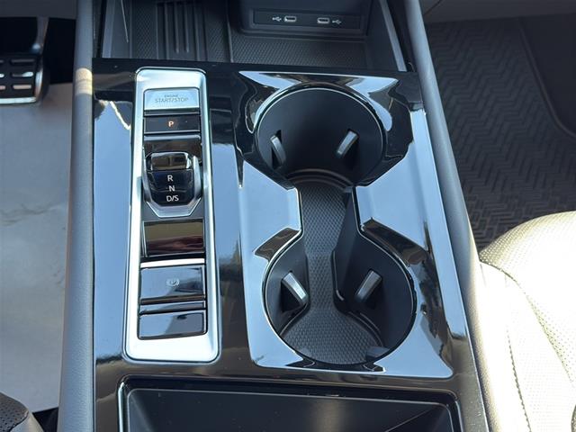 2025 Volkswagen Atlas Peak Edition SE photo 24