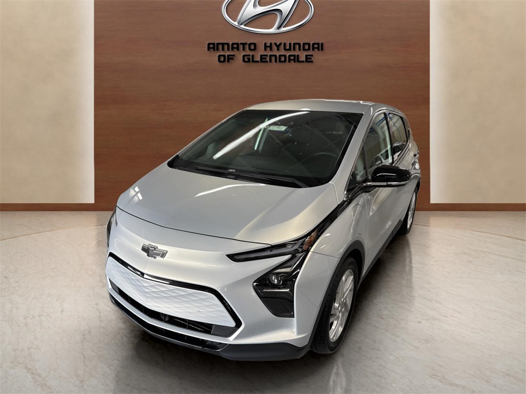 Used 2023 Chevrolet Bolt EV LT with VIN 1G1FW6S06P4181805 for sale in Glendale, WI