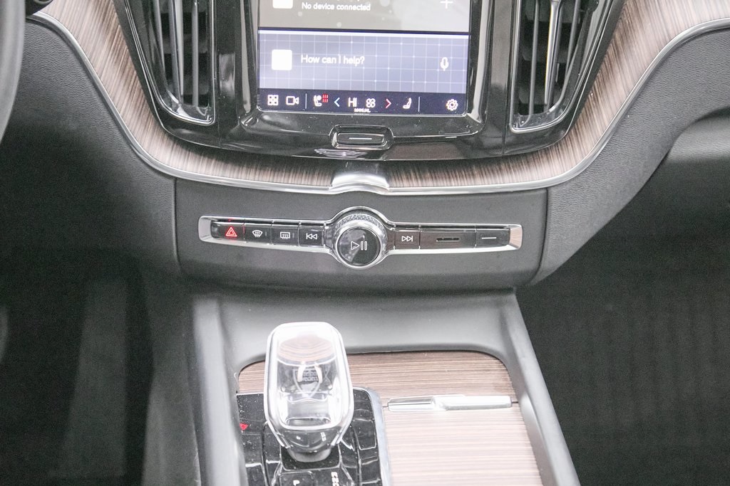 2023 VOLVO XC60 - Image 33