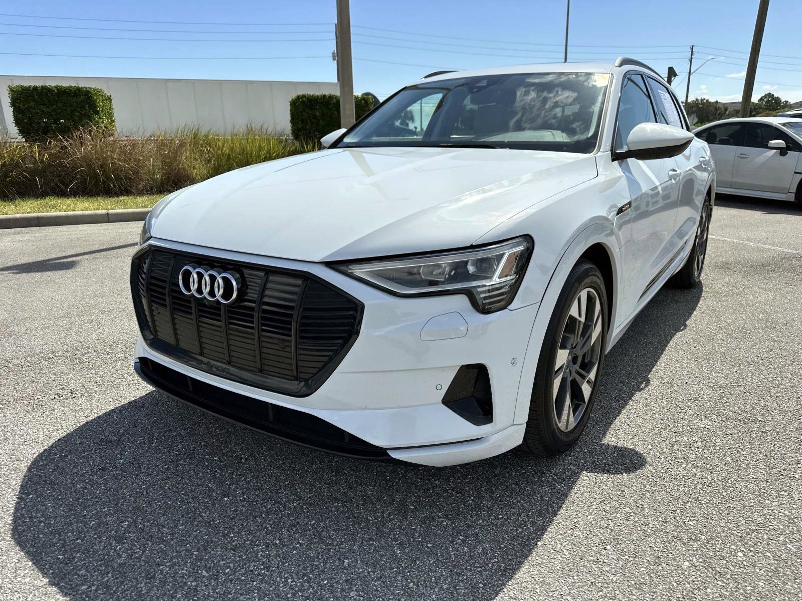 2021 Audi e-tron Premium photo 8