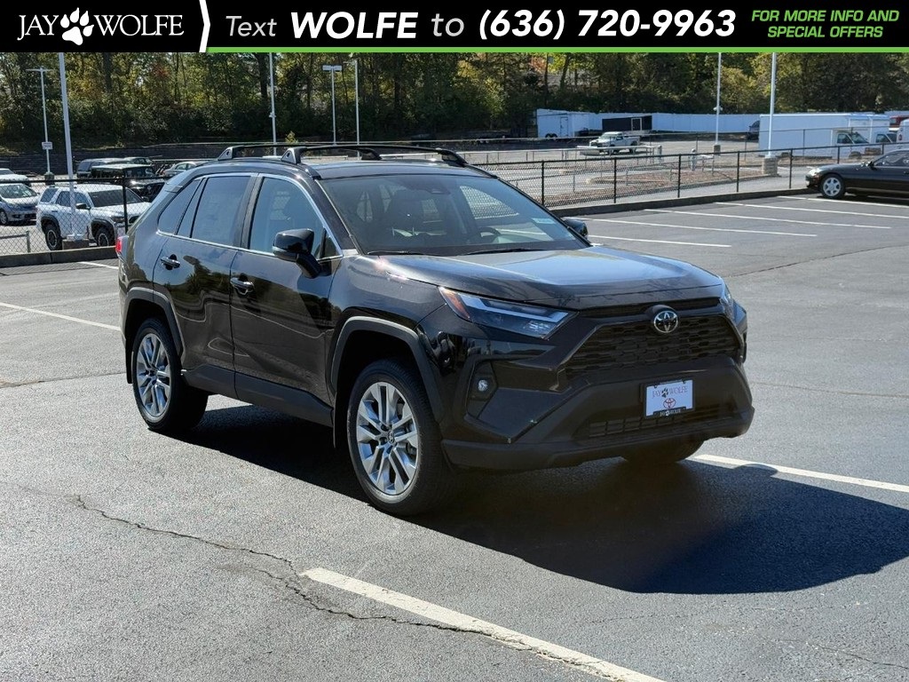 2025 Toyota RAV4 XLE Premium's photo