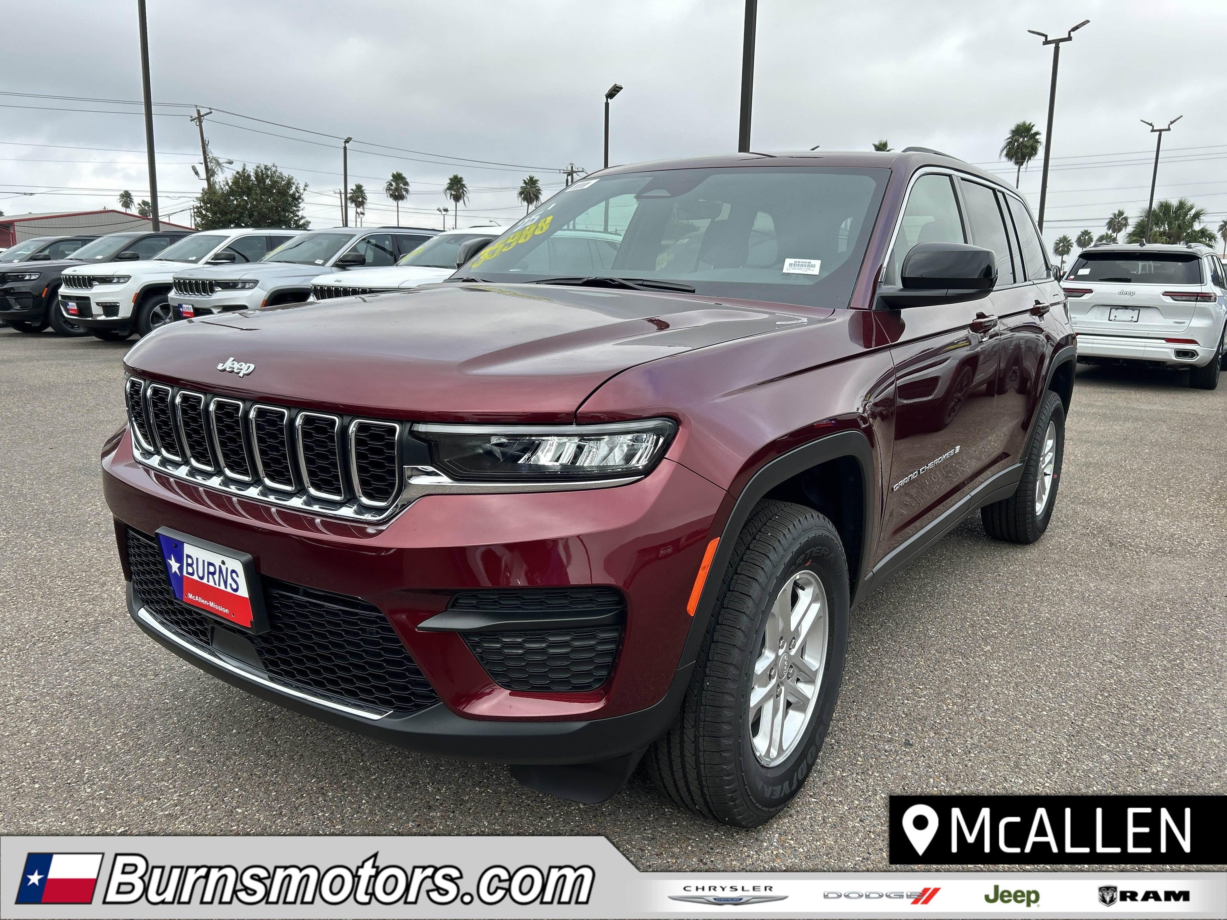 2025 Jeep Grand Cherokee Laredo's photo
