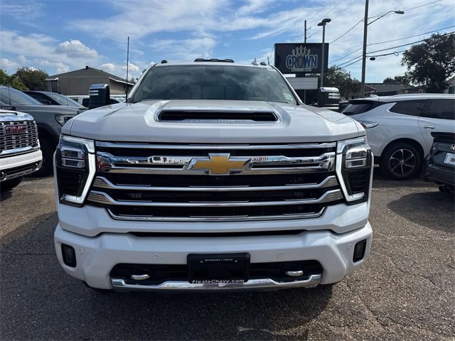 2024 Chevrolet Silverado 2500HD High Country Sport photo 2