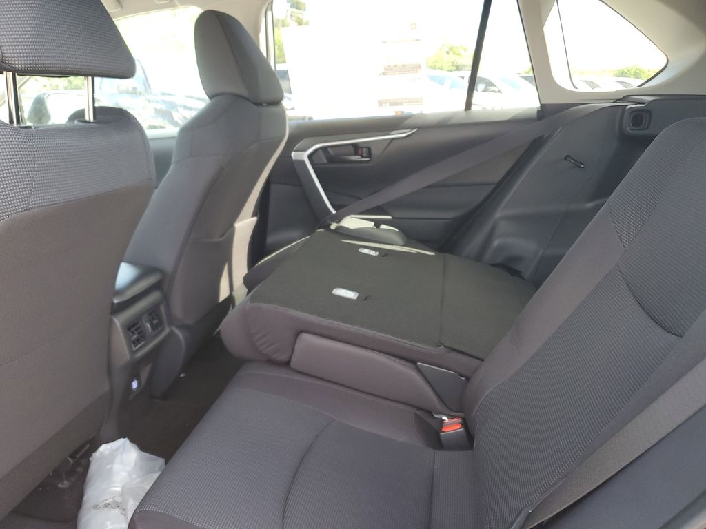 2025 Toyota RAV4 LE photo 16