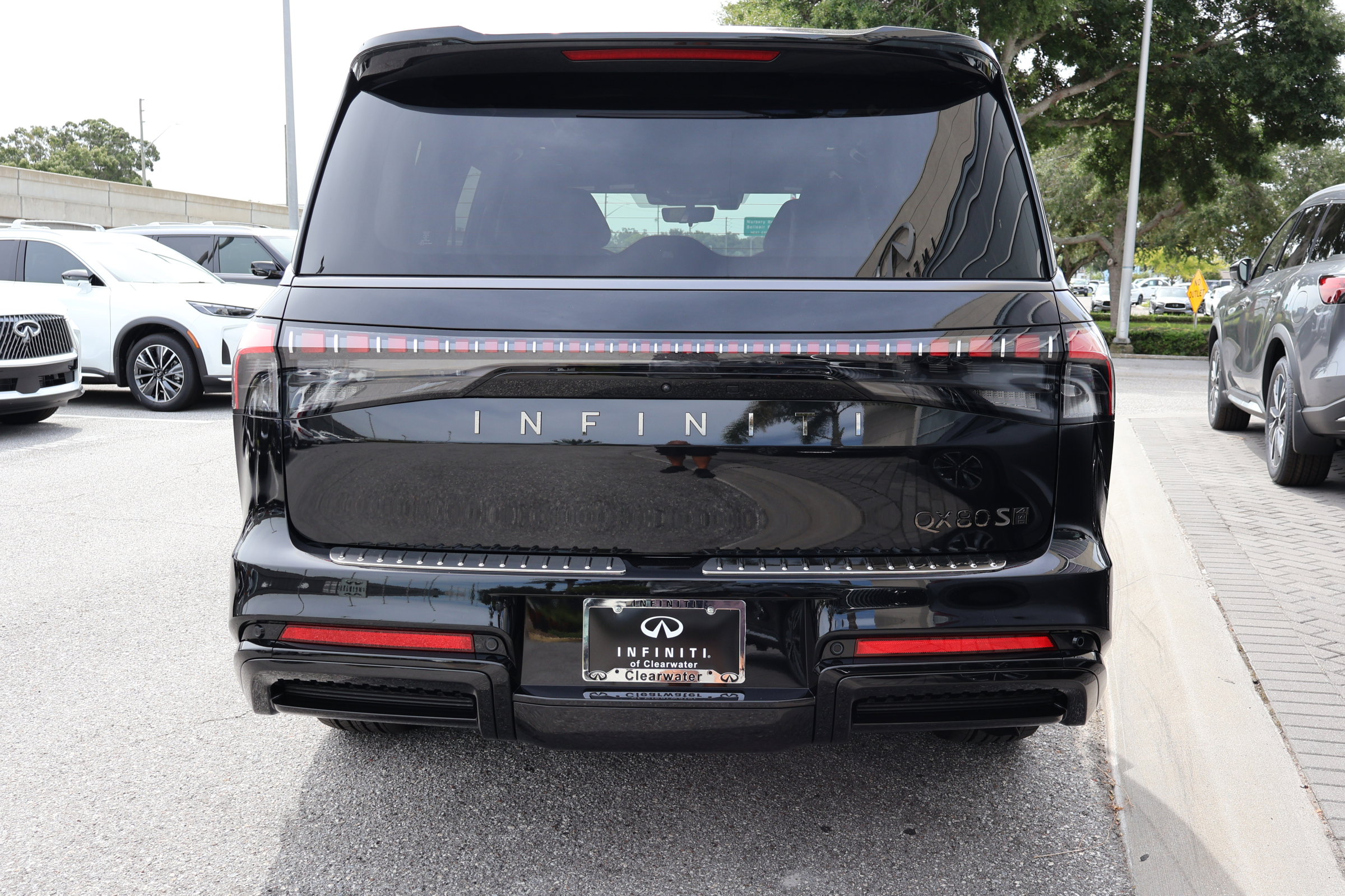 2026 Infiniti QX80 Sensory photo 4