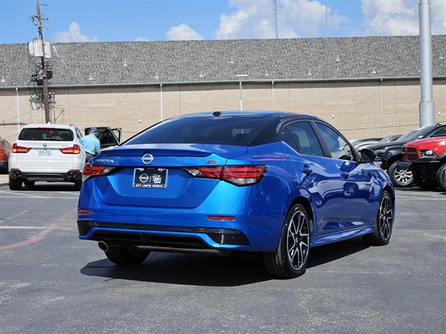 2024 Nissan Sentra SR photo 3