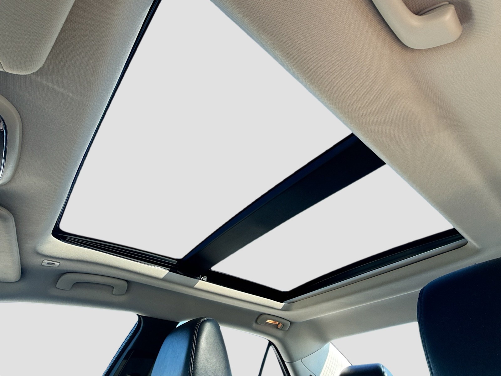 2019 Chrysler 300 Touring photo 25