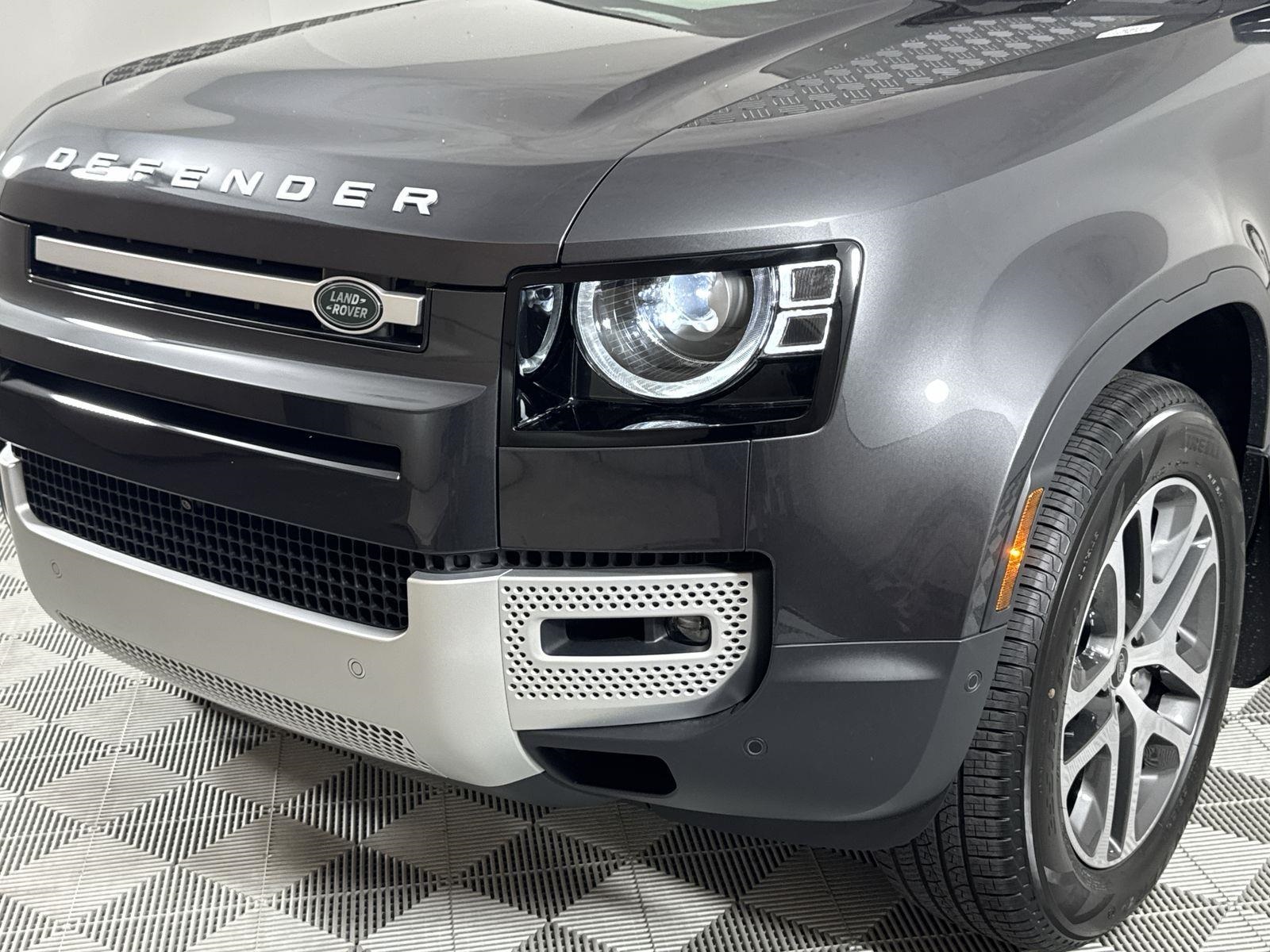 2025 Land Rover Defender 130 S photo 9