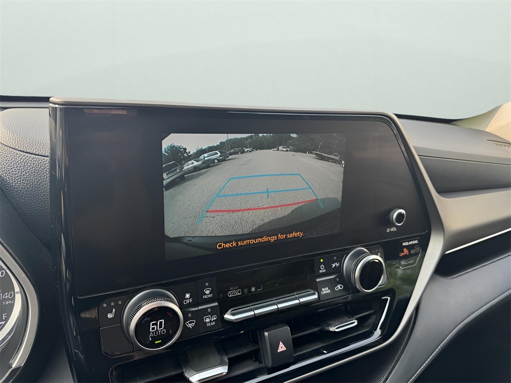 2023 Toyota Highlander XLE photo 21