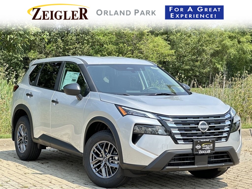 2025 Nissan Rogue S's photo