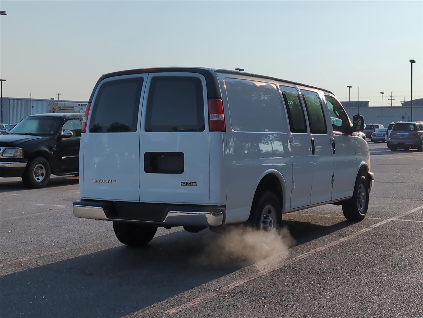 2023 Gmc Savana 2500 Cargo photo 3