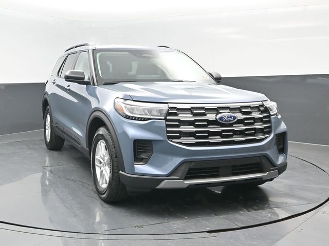 2026 Ford Explorer photo 2