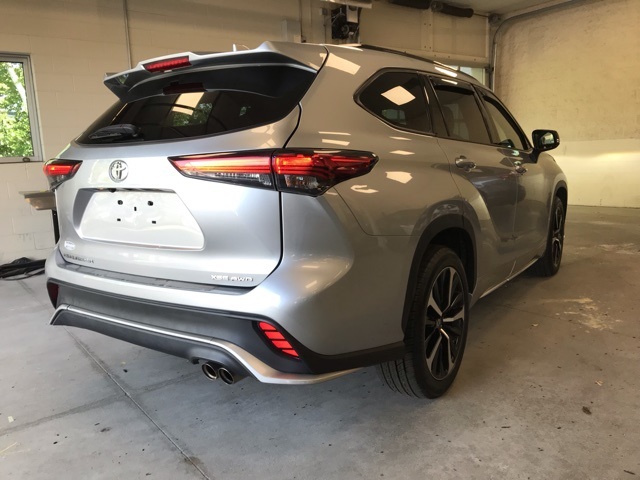 2021 Toyota Highlander XSE photo 3