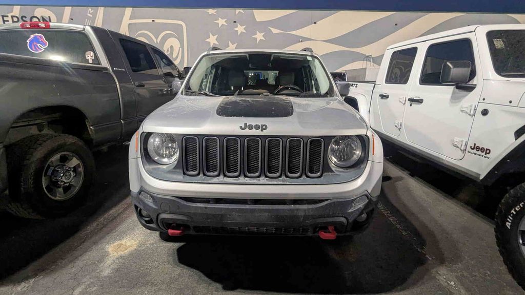 2016 Jeep Renegade Trailhawk photo 4