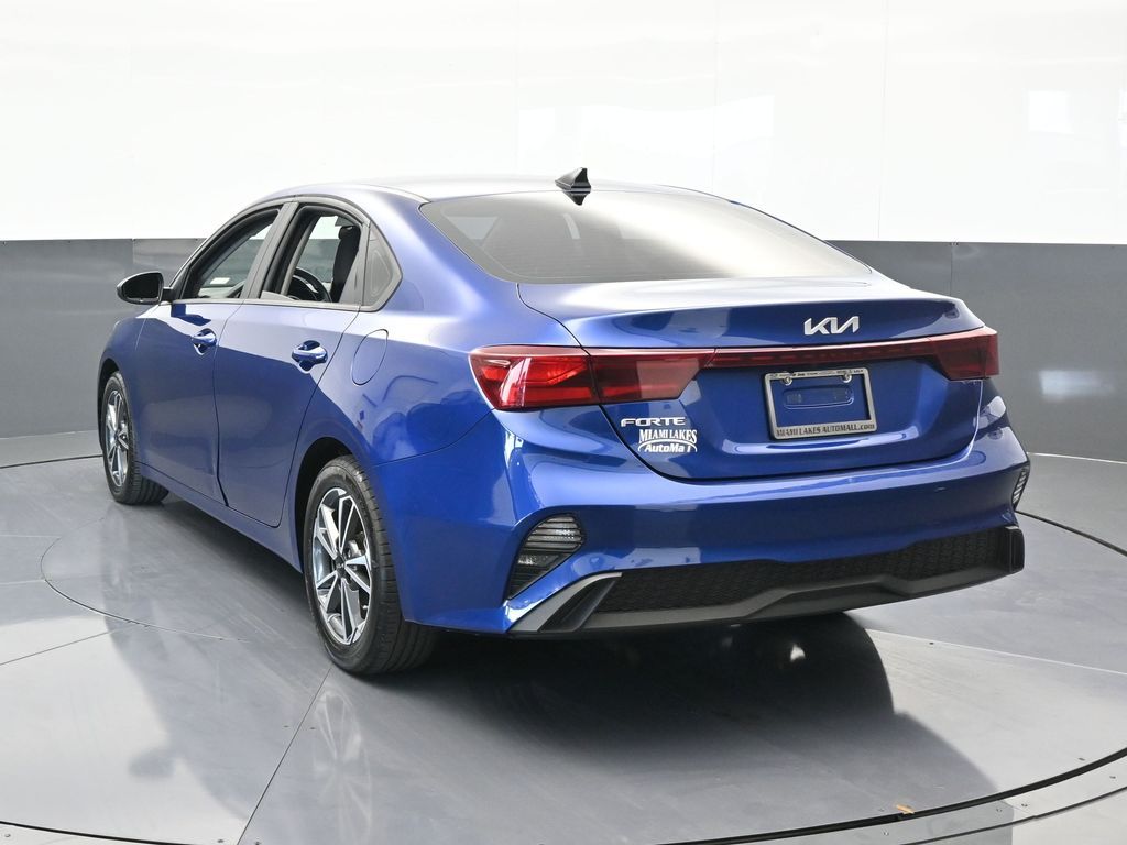 2022 Kia Forte LXS photo 4
