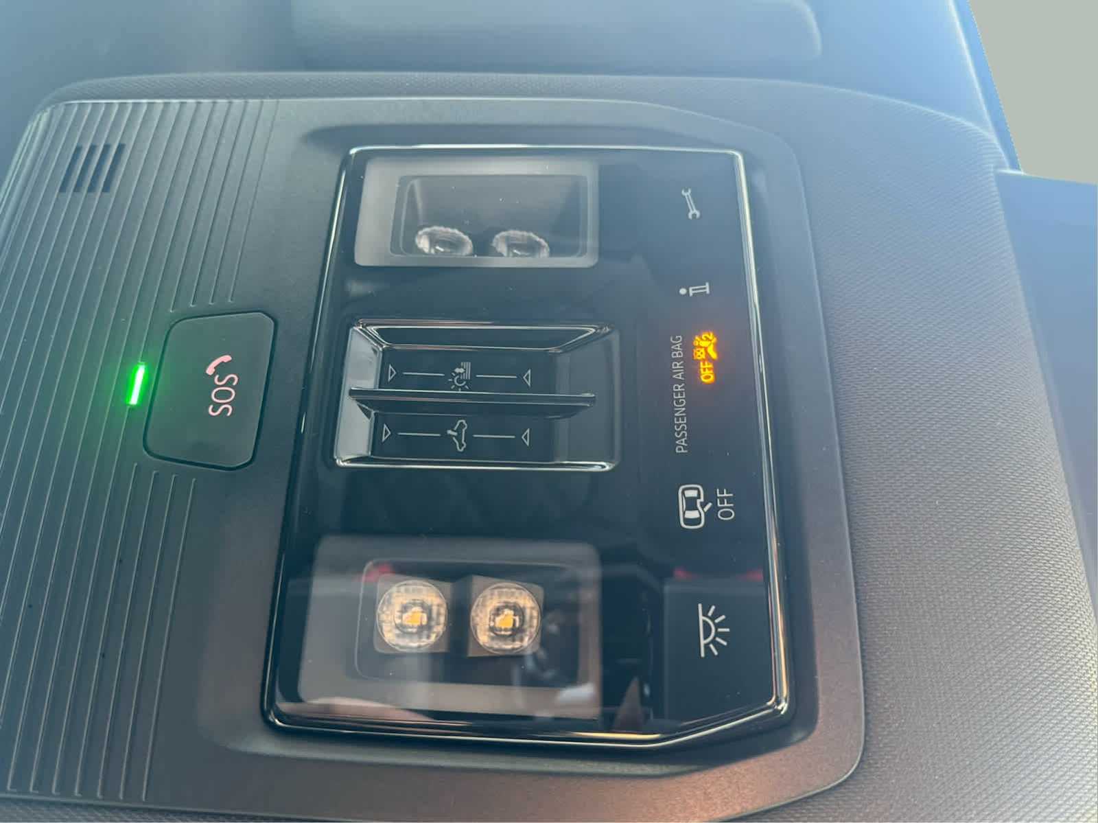 2025 Volkswagen Atlas Cross Sport SE Technology photo 19