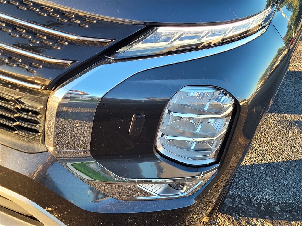 2024 Mitsubishi Outlander SE photo 11